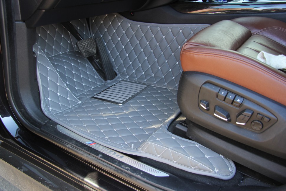 Коврики в салон для BMW Х5 (Е70) "Ромб" экокожа, серый