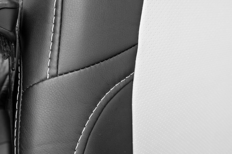 Авточехлы на Honda CR-V 5 "Почин" экокожа, черно-белый