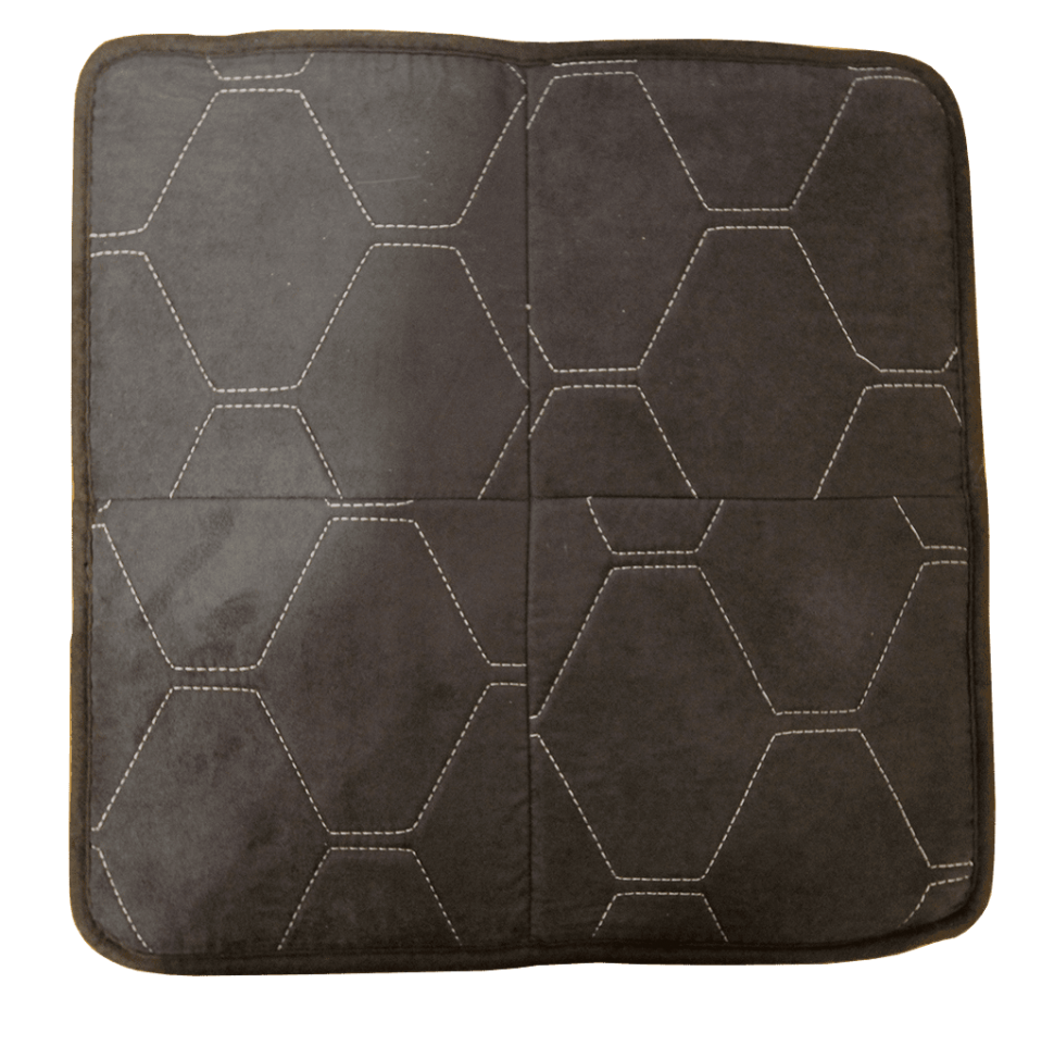 Накидка на переднее сиденье "Квадрат" искусственный мех, красная (1 штука)