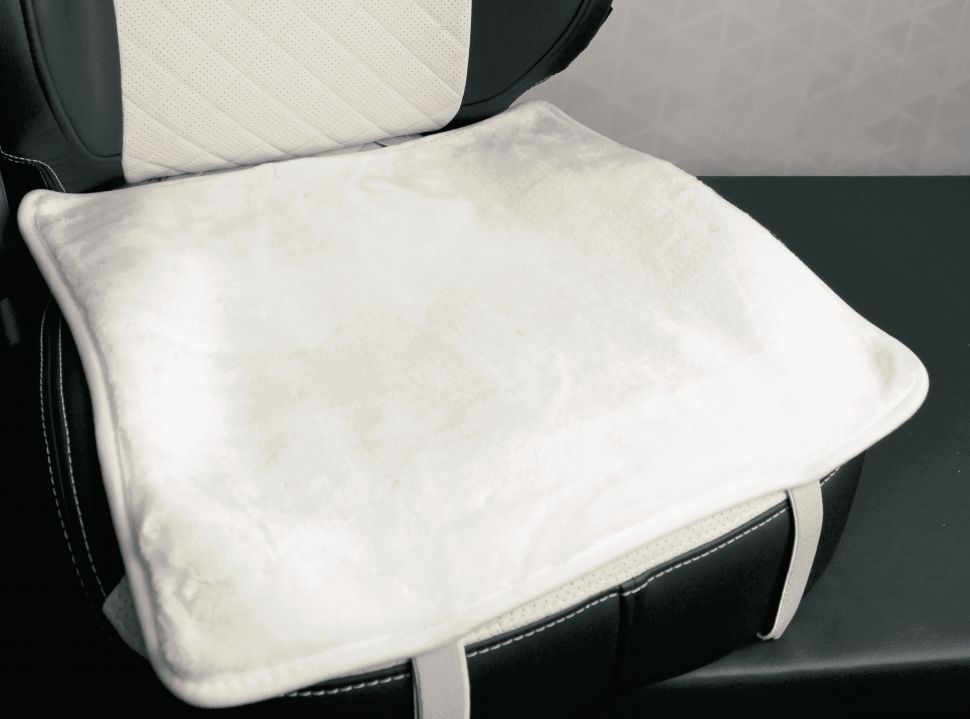 Накидка на переднее сиденье "Квадрат" искусственный мех, белый (1 штука)