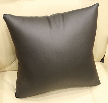 Подушка в салон "Автопилот" экокожа, черный podo001