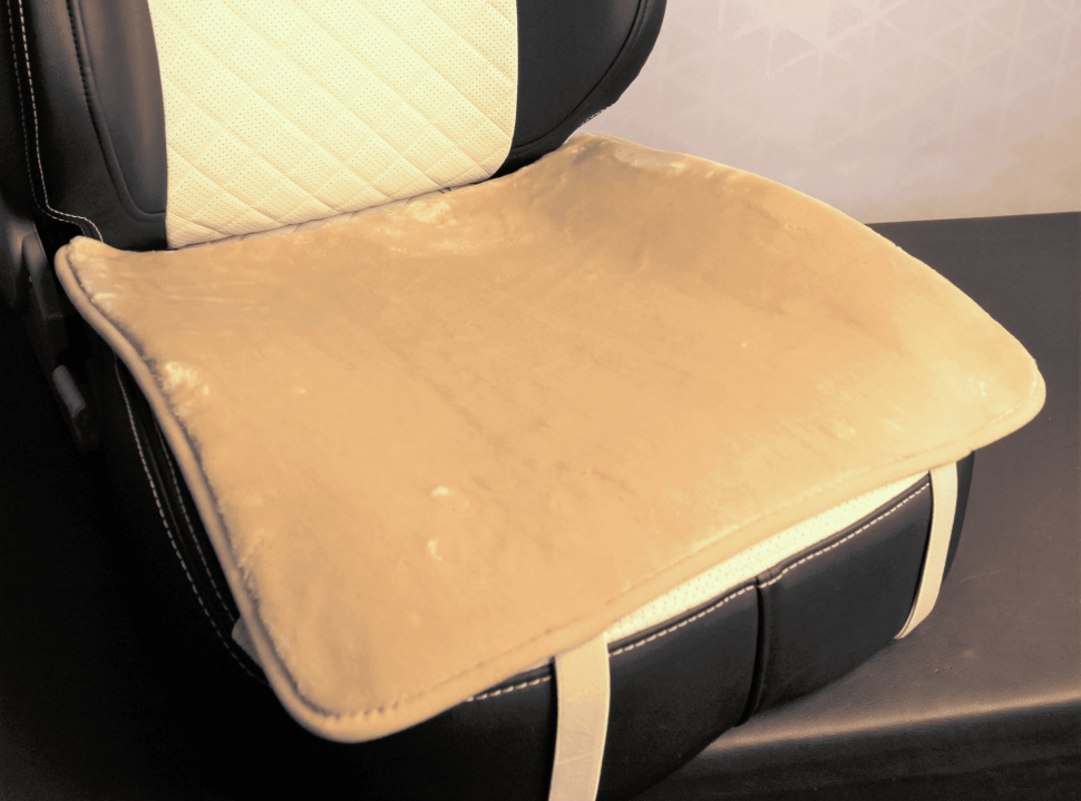 Накидка на переднее сиденье "Квадрат" искусственный мех, темно-бежевый (1 штука)